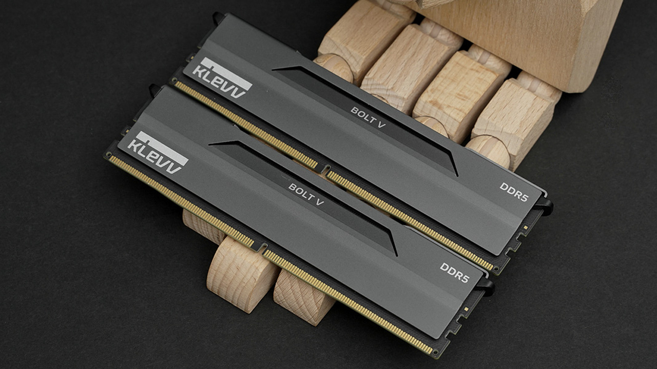 KLEVV DDR5-6800 CL34 BOLT V 패키지 32GB(16Gx2) 고급진 건메탈, RGB 없이도 아름답다