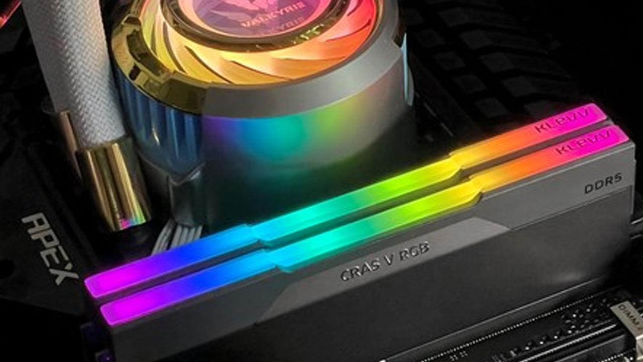 親生仔 !! 成功超上 8400+ KLEVV CRAS V RGB D5-7600 32GB Kit